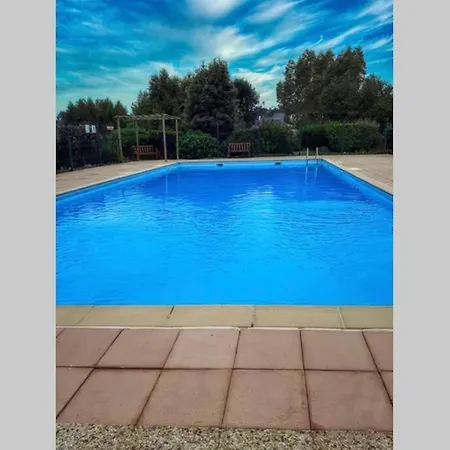Maison De Vacances Dans Avec Piscine Apartment *