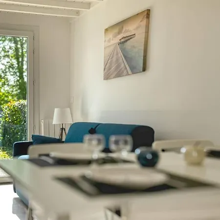 Apartment Maison De Vacances Dans Avec Piscine Sarzeau